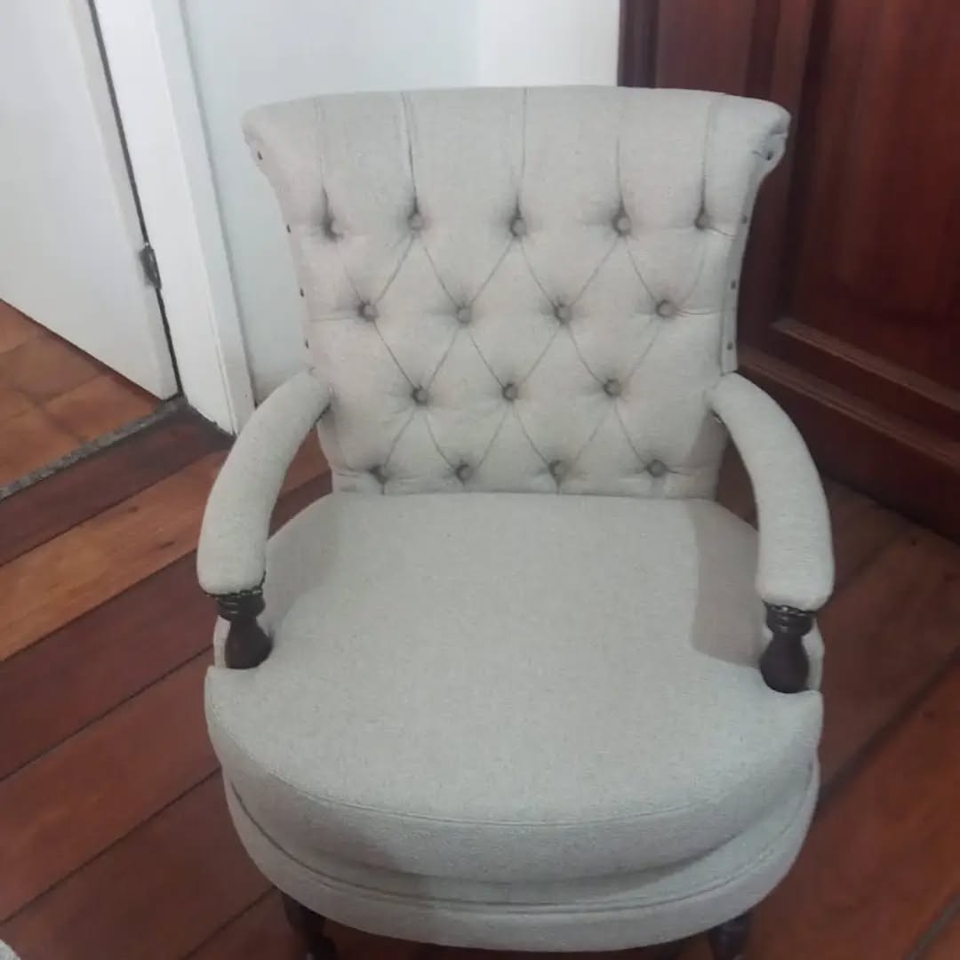 Poltrona capitonê reformada