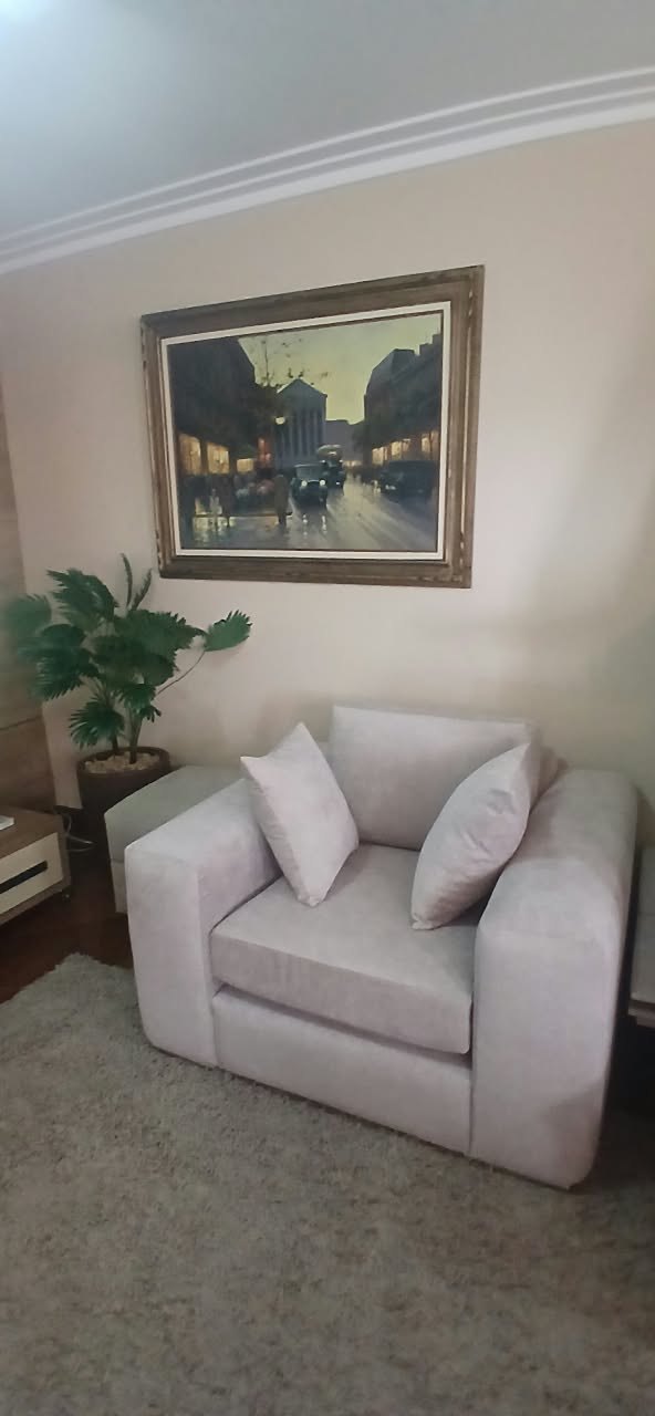 Poltrona clara reformada